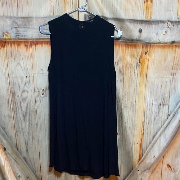 Forever 21 Black Sleeveless Dress - Picture 2 of 3